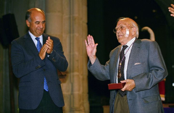 Jos� Jim�nez Lozano con el alcalde de la ciudad Miguel �ngel Garc�a Nieto. Ical