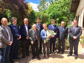 En junio recibe la Medalla de Oro de la Provincia de vila. 